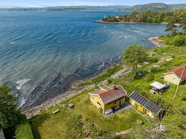 Charming cabin in the first row by the sea!