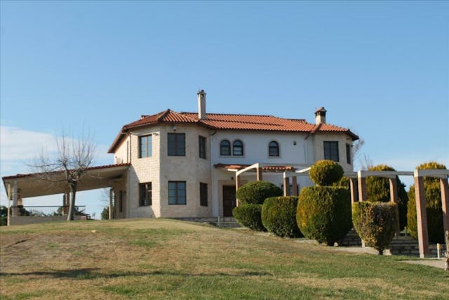 Villa 550 m² in the suburbs of Thessaloniki - 1